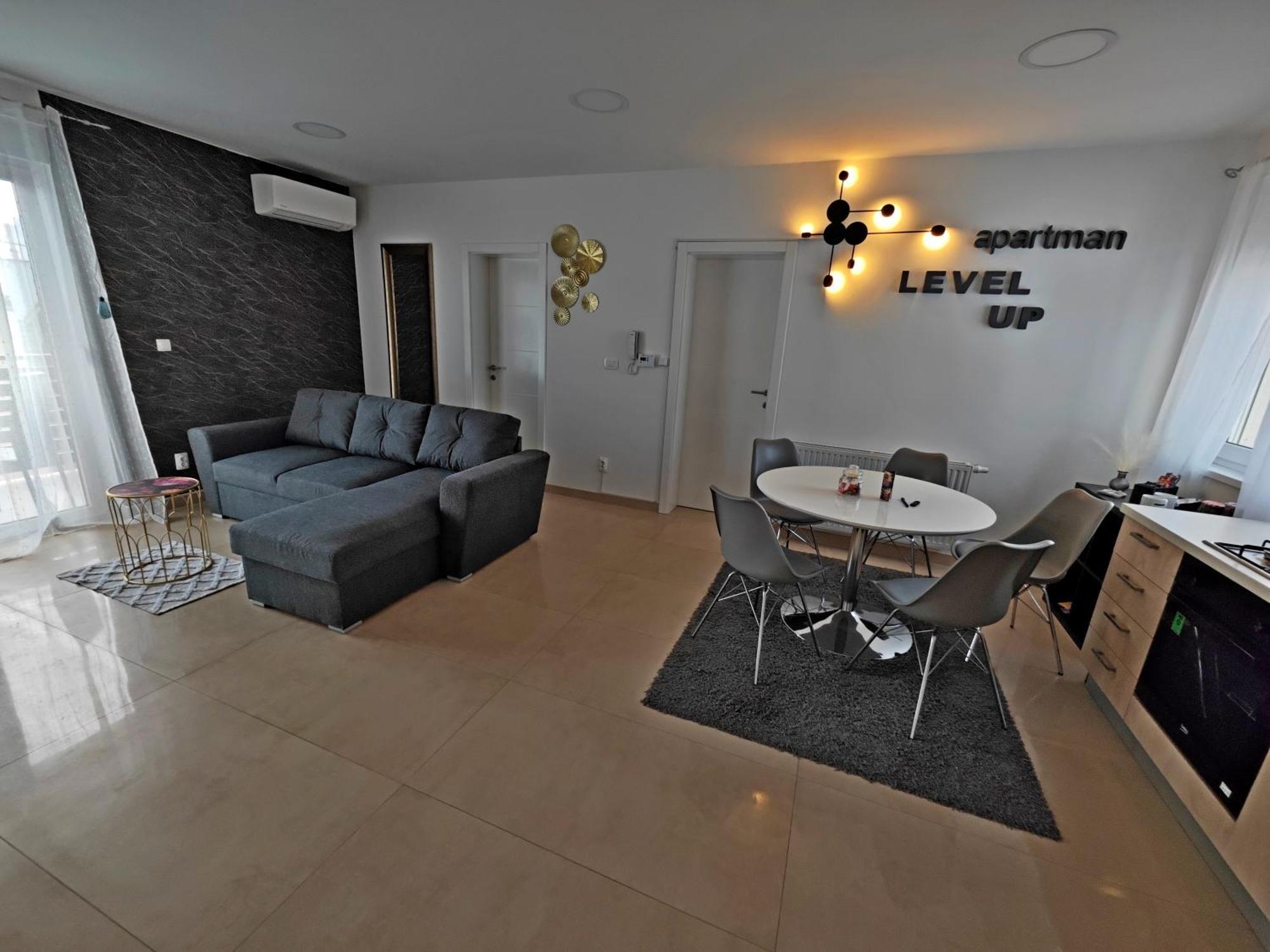 Level Up -Self Check In Apartman Eszék Kültér fotó