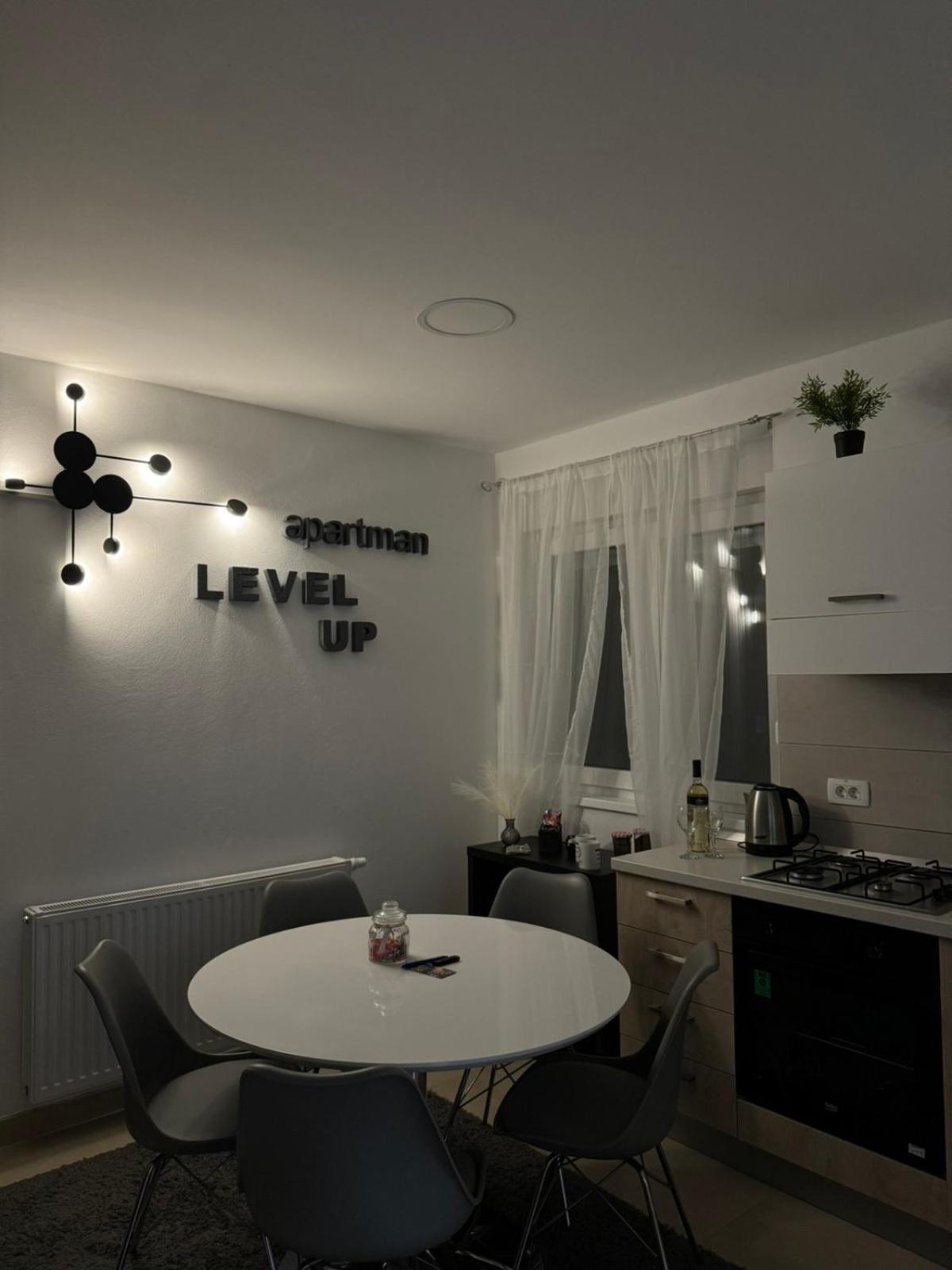 Level Up -Self Check In Apartman Eszék Kültér fotó