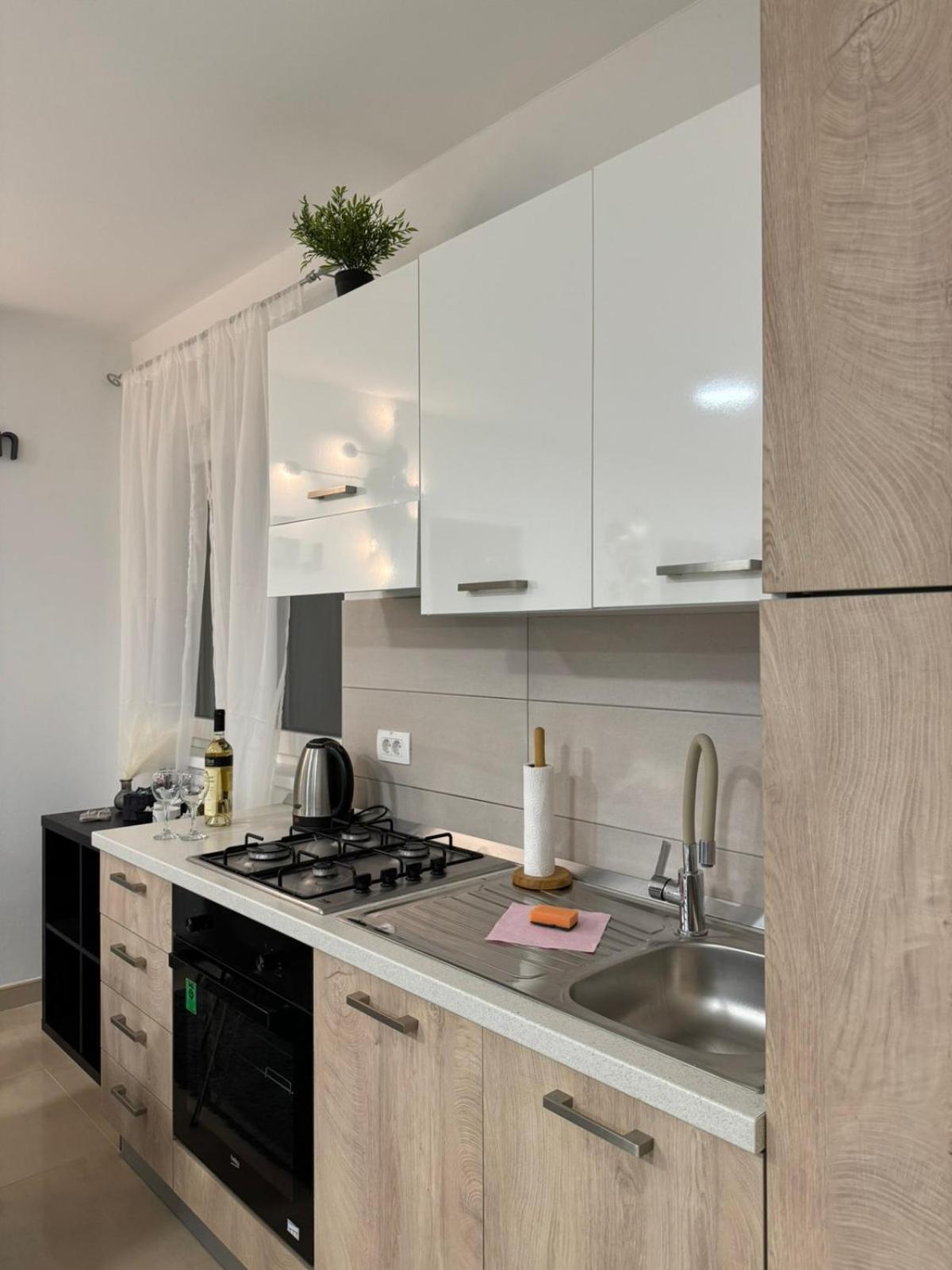 Level Up -Self Check In Apartman Eszék Kültér fotó